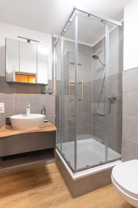 Golden Nugget Inkl Wlan, Parkplatz Apartment Detmold